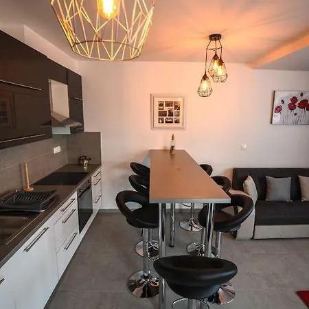 Francesca Apartment *