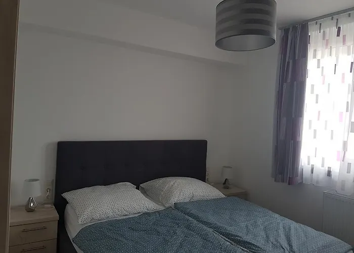 Francesca שיופוק