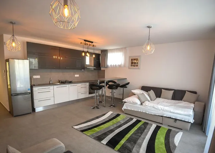 Francesca שיופוק